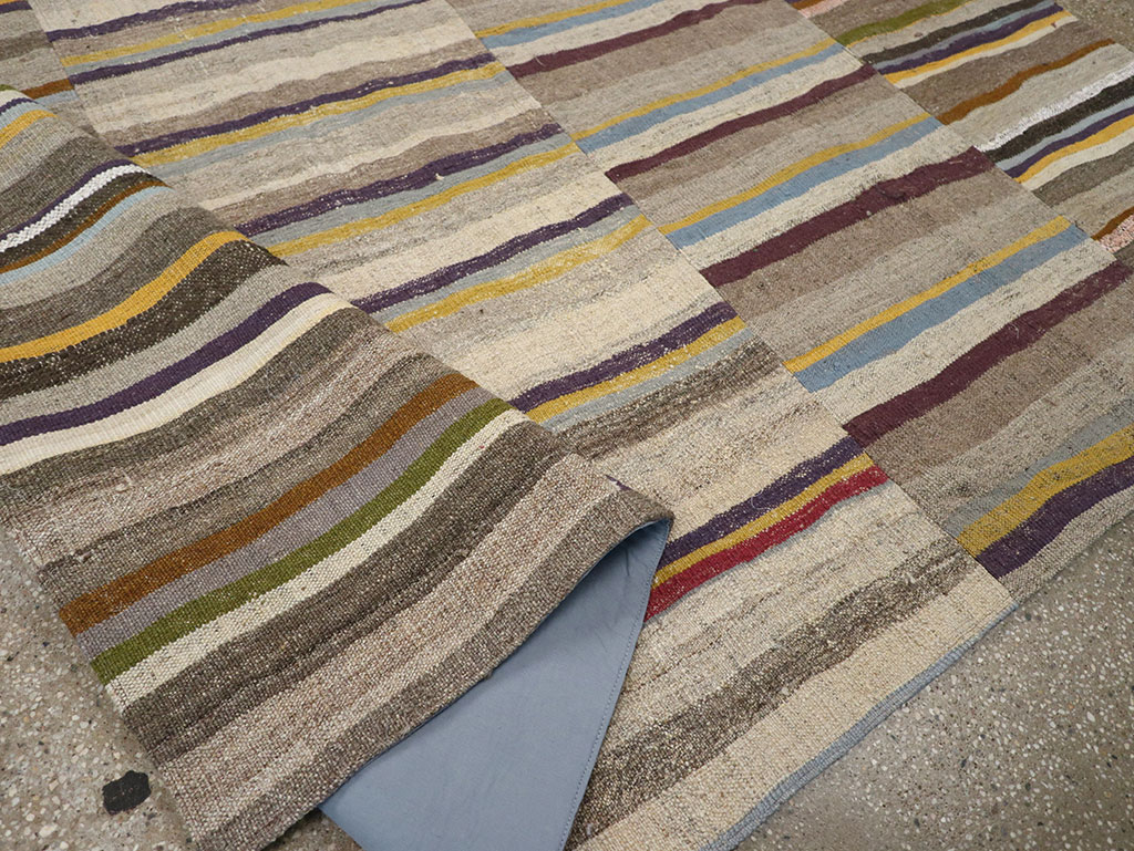 Vintage Turkish Flatweave Kilim Room Size Carpet, No.33094 - Galerie Shabab