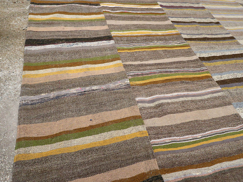 Vintage Turkish Flatweave Kilim Room Size Carpet, No.33095 - Galerie Shabab