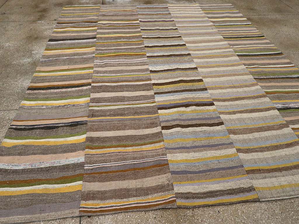 Vintage Turkish Flatweave Kilim Room Size Carpet, No.33095 - Galerie Shabab