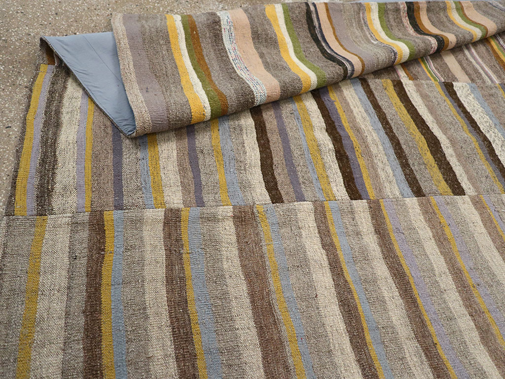 Vintage Turkish Flatweave Kilim Room Size Carpet, No.33095 - Galerie Shabab