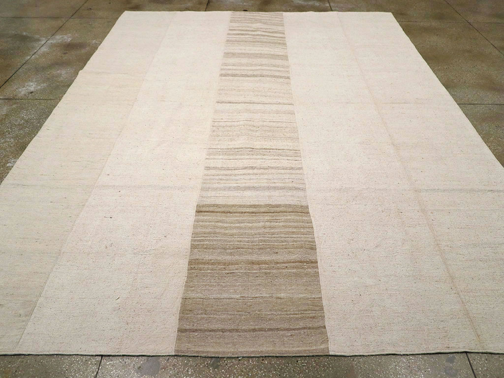 Vintage Turkish Flatweave Kilim Room Size Carpet, No.33096 - Galerie Shabab