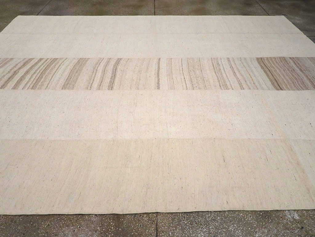 Vintage Turkish Flatweave Kilim Room Size Carpet, No.33096 - Galerie Shabab