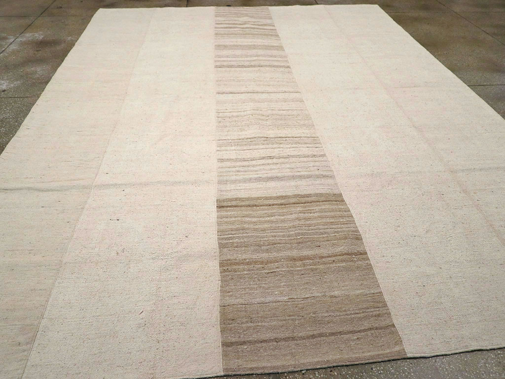 Vintage Turkish Flatweave Kilim Room Size Carpet, No.33096 - Galerie Shabab