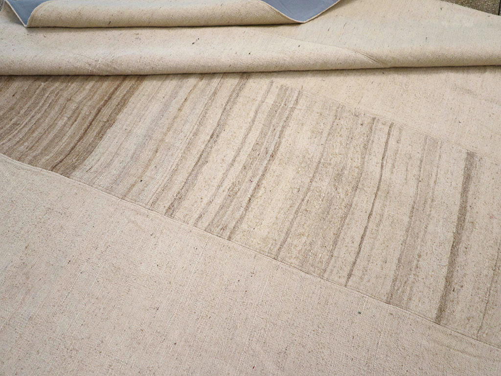 Vintage Turkish Flatweave Kilim Room Size Carpet, No.33096 - Galerie Shabab