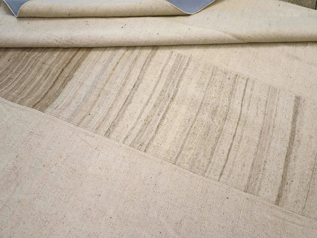 Vintage Turkish Flatweave Kilim Room Size Carpet, No.33096 - Galerie Shabab