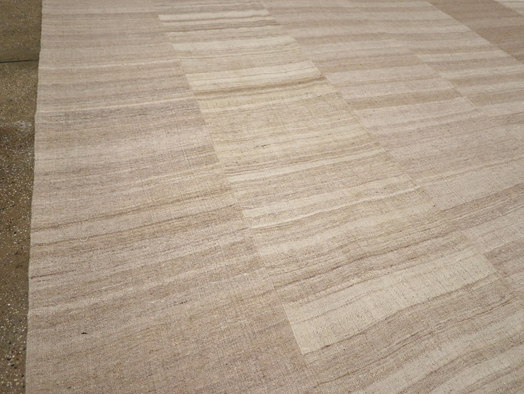 Vintage Turkish Flatweave Kilim Large Room Size Carpet, No.33097 - Galerie Shabab