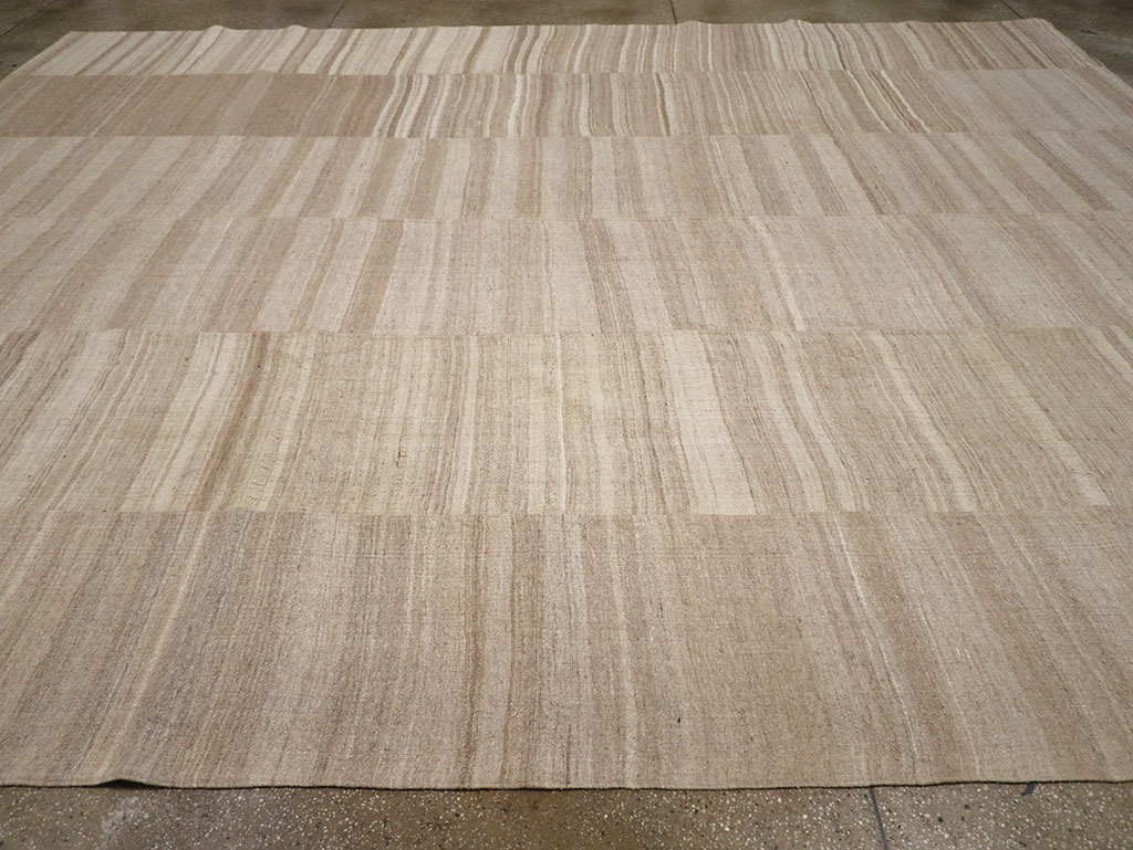 Vintage Turkish Flatweave Kilim Large Room Size Carpet, No.33097 - Galerie Shabab