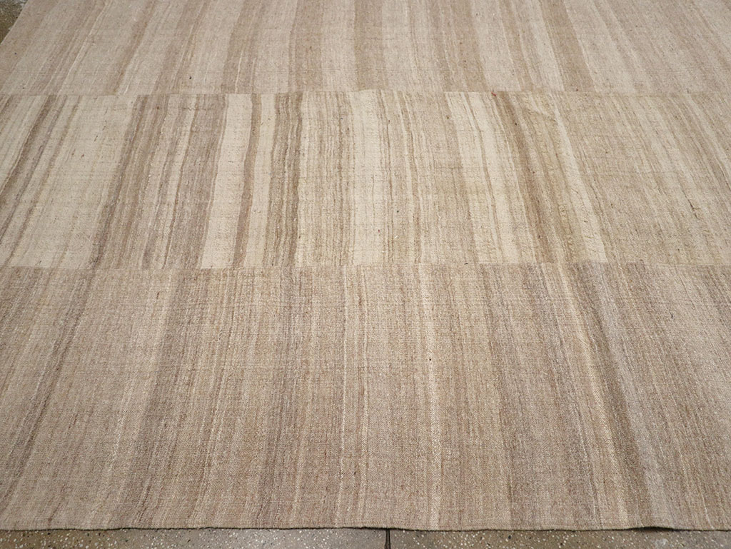 Vintage Turkish Flatweave Kilim Large Room Size Carpet, No.33097 - Galerie Shabab