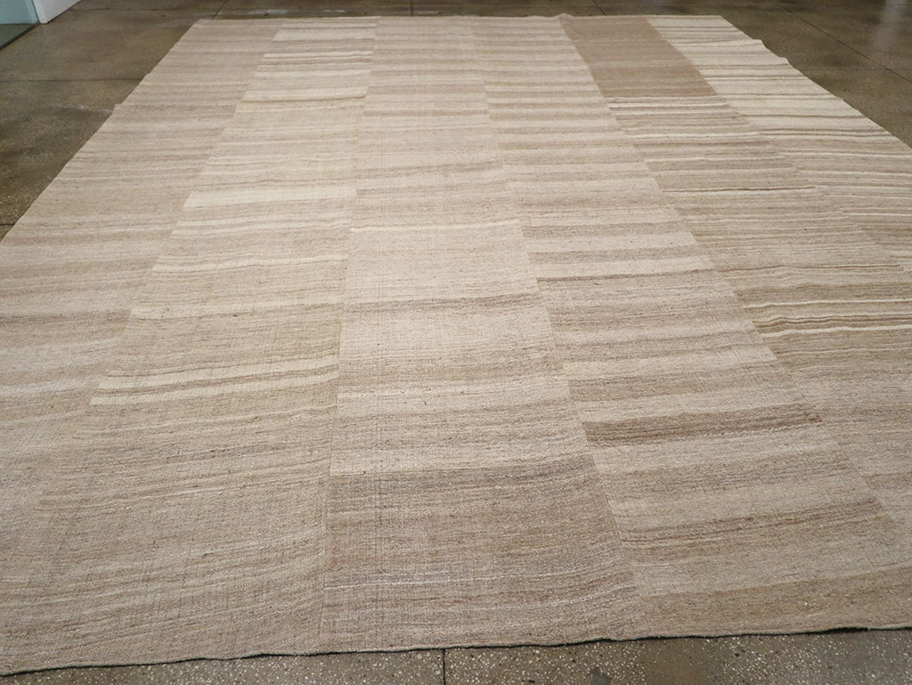 Vintage Turkish Flatweave Kilim Large Room Size Carpet, No.33097 - Galerie Shabab