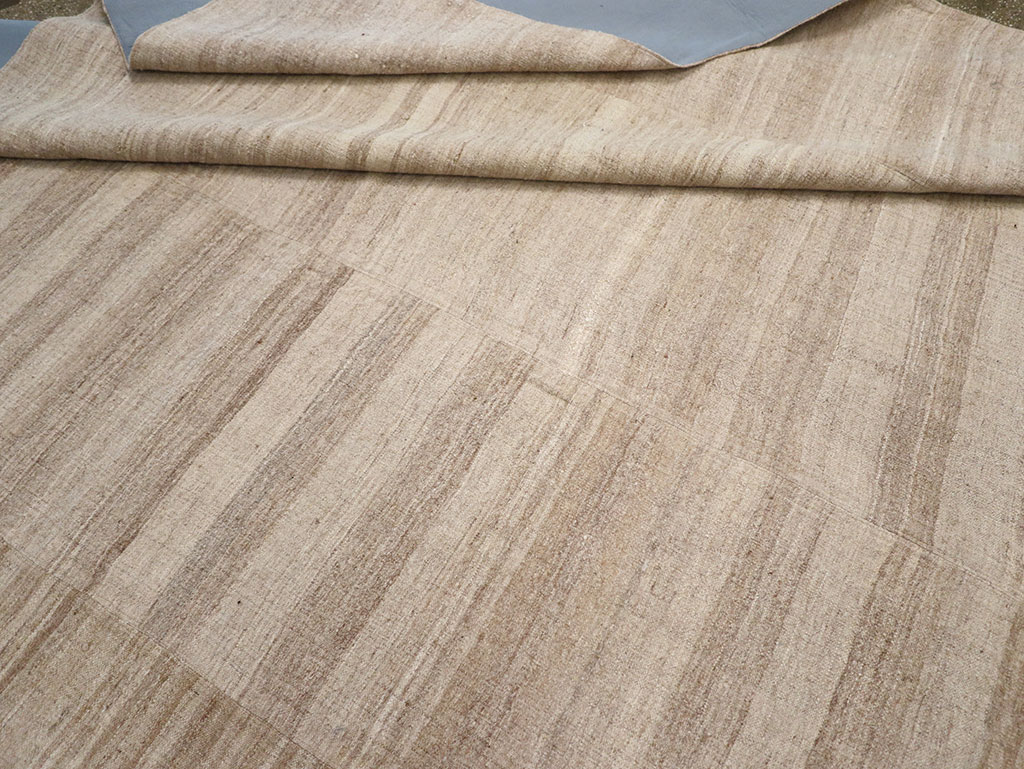 Vintage Turkish Flatweave Kilim Large Room Size Carpet, No.33097 - Galerie Shabab