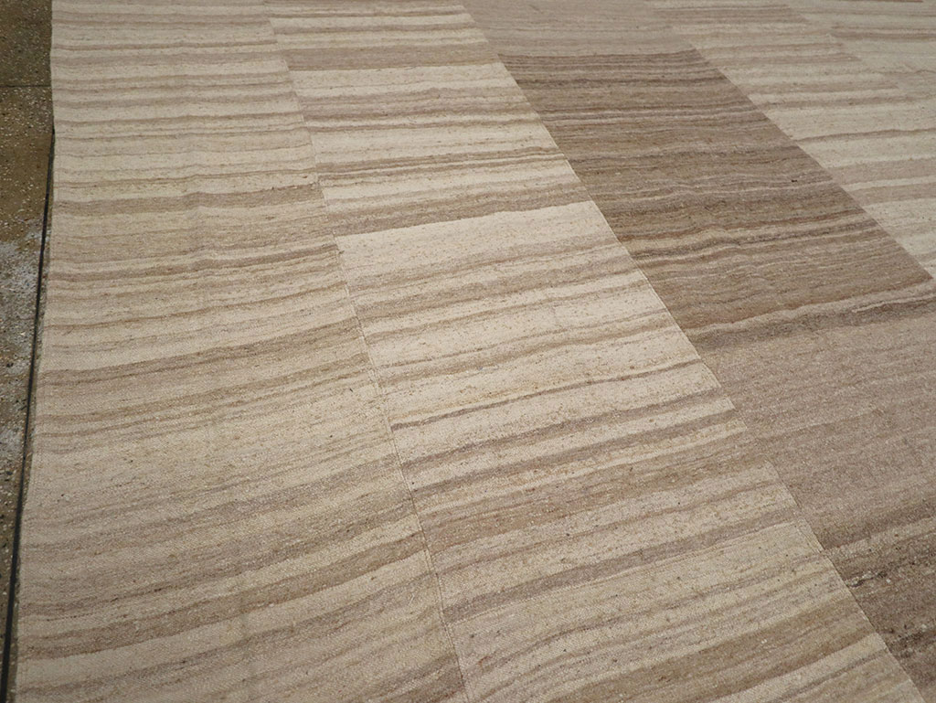 Vintage Turkish Flatweave Kilim Large Room Size Carpet, No.33098 - Galerie Shabab