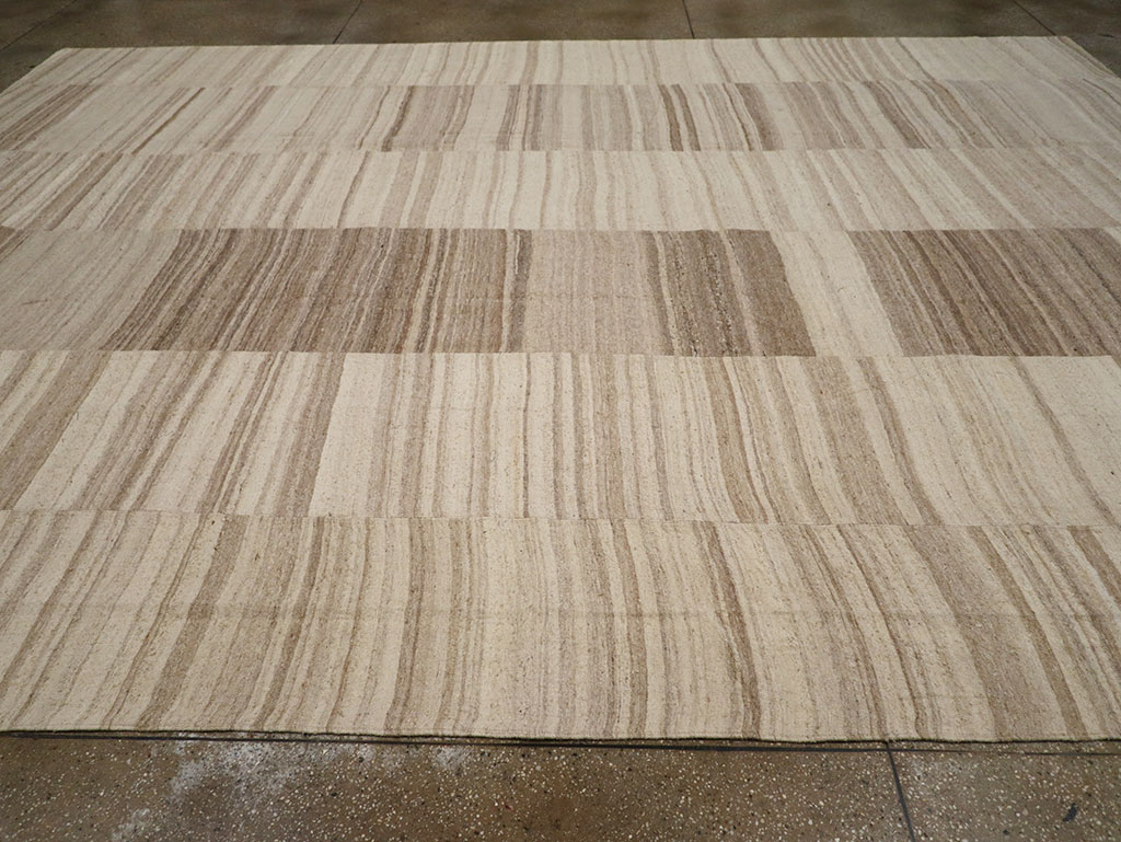 Vintage Turkish Flatweave Kilim Large Room Size Carpet, No.33098 - Galerie Shabab