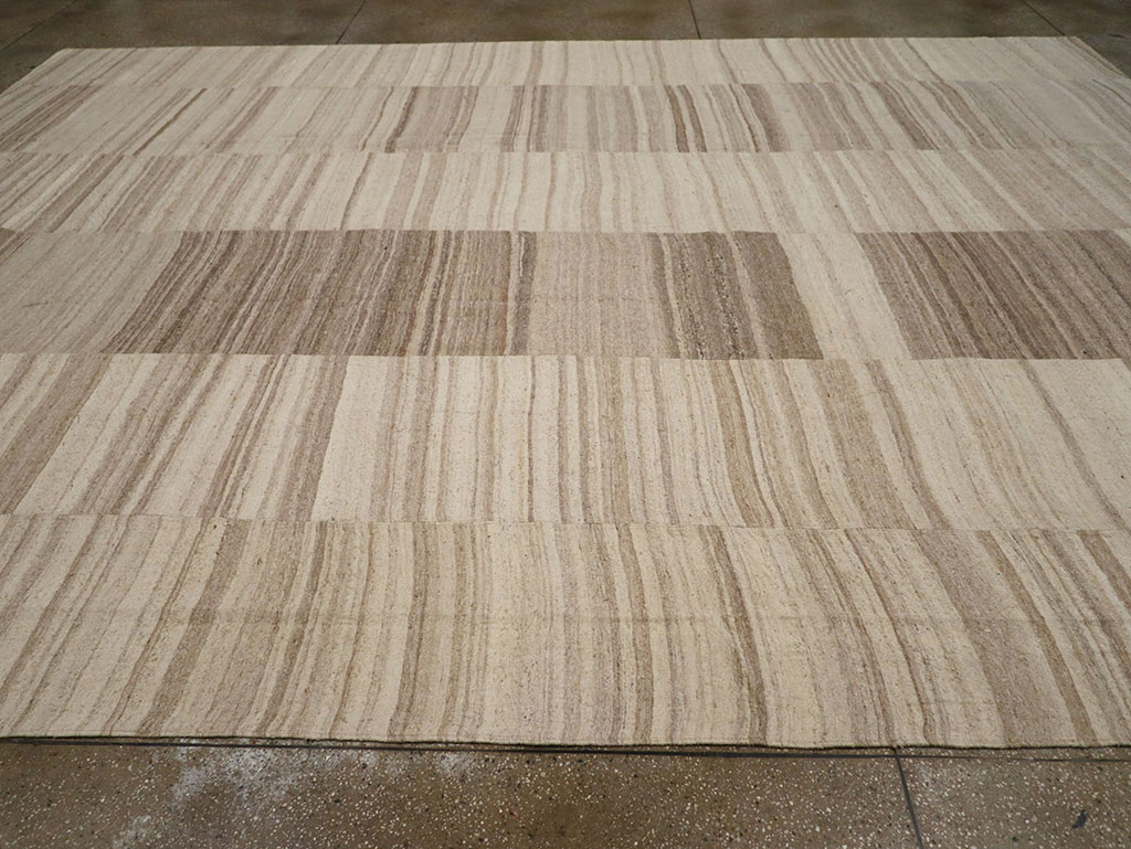 Vintage Turkish Flatweave Kilim Large Room Size Carpet, No.33098 - Galerie Shabab