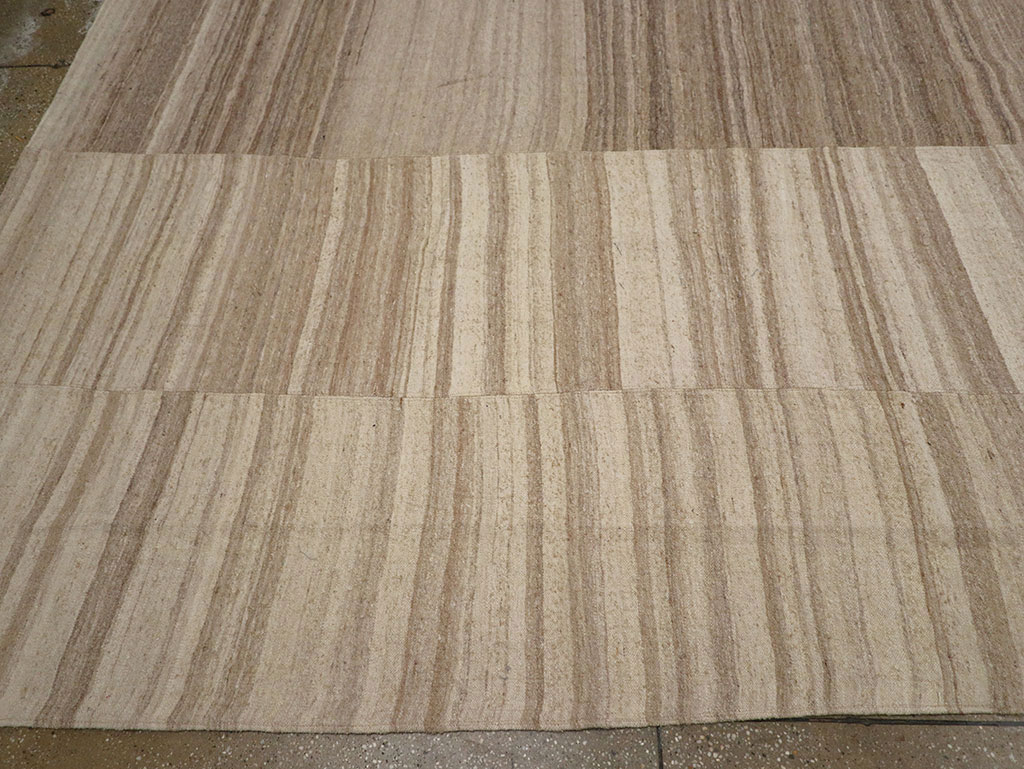 Vintage Turkish Flatweave Kilim Large Room Size Carpet, No.33098 - Galerie Shabab