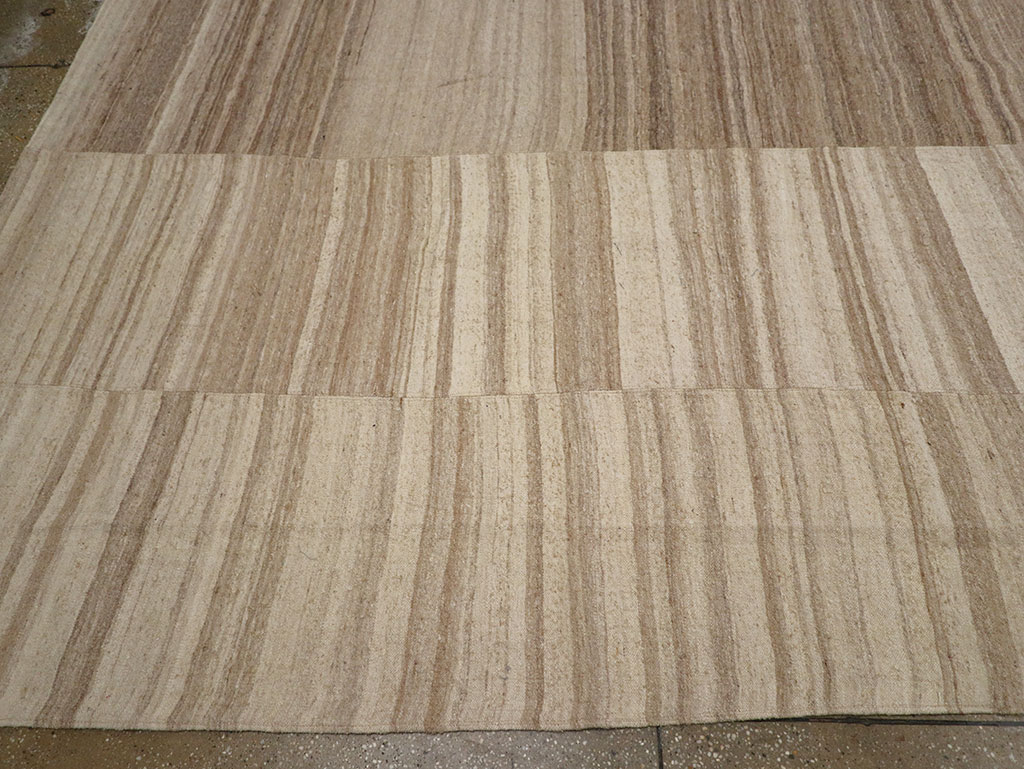 Vintage Turkish Flatweave Kilim Large Room Size Carpet, No.33098 - Galerie Shabab