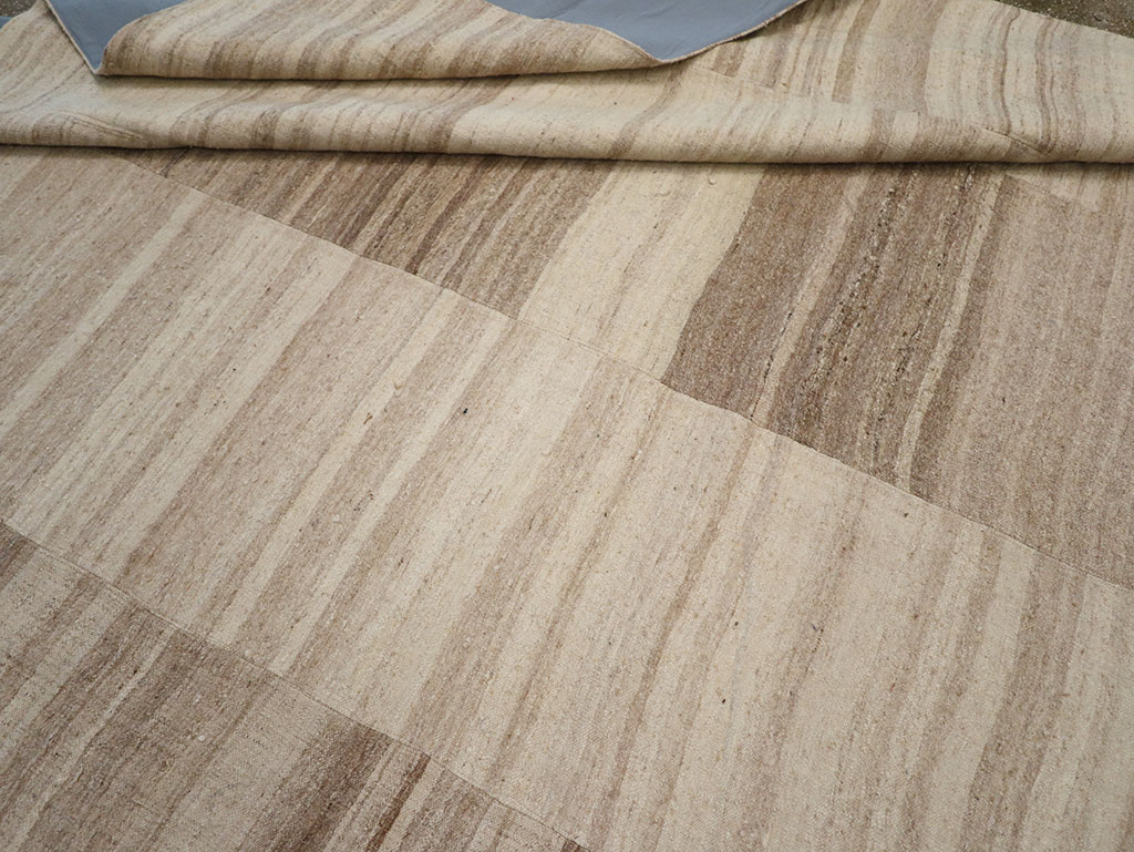 Vintage Turkish Flatweave Kilim Large Room Size Carpet, No.33098 - Galerie Shabab