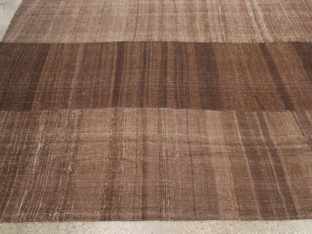 Vintage Turkish Flatweave Kilim Room Size Carpet, No.33100 - Galerie Shabab