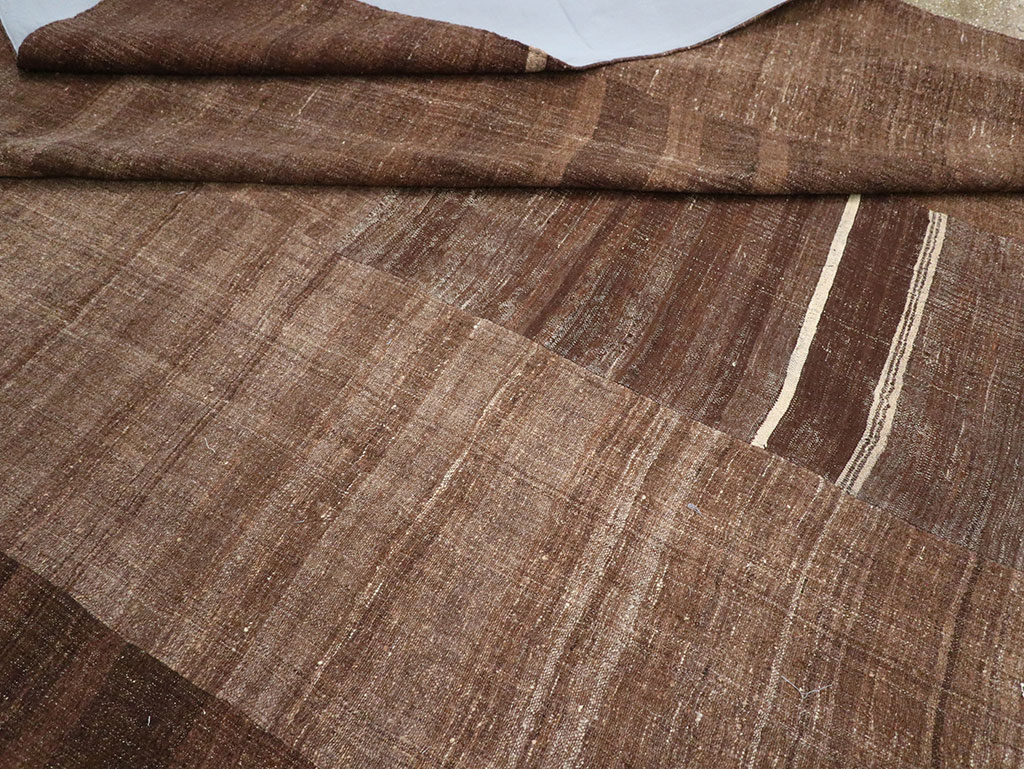 Vintage Turkish Flatweave Kilim Room Size Carpet, No.33100 - Galerie Shabab