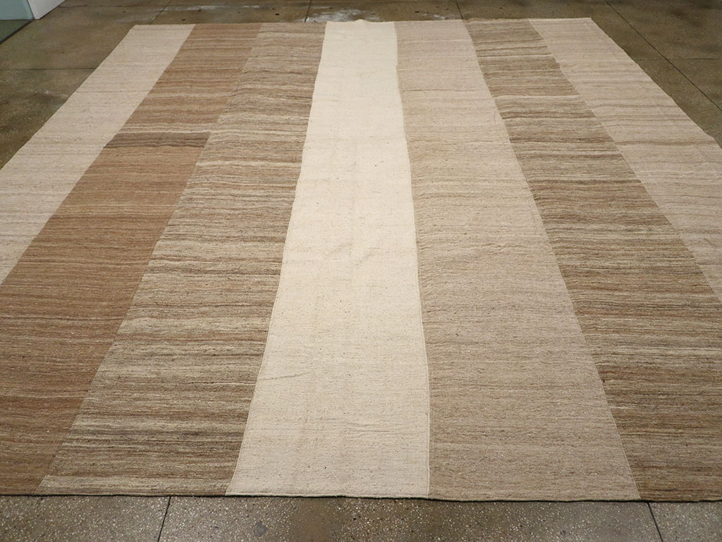 Vintage Turkish Flatweave Kilim Large Square Room Size Carpet, No.33101 - Galerie Shabab