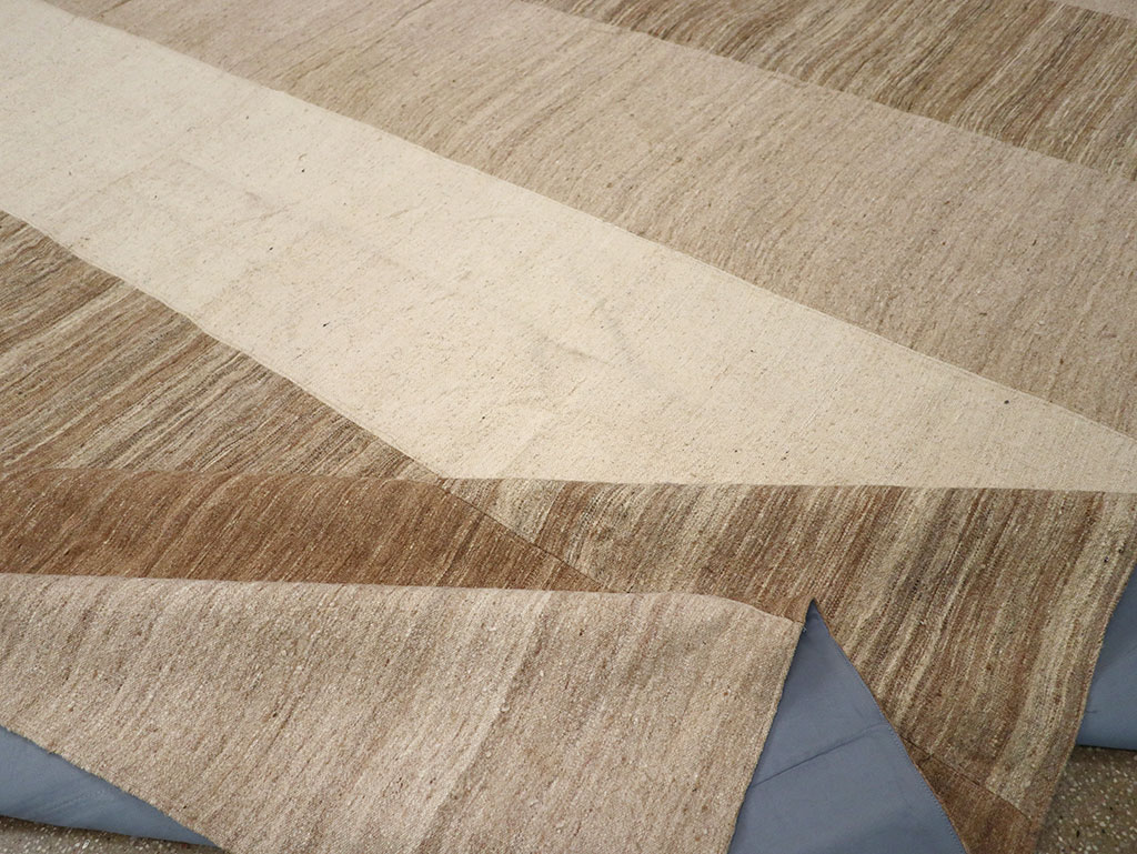 Vintage Turkish Flatweave Kilim Large Square Room Size Carpet, No.33101 - Galerie Shabab