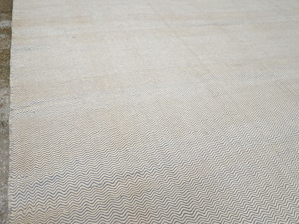 Vintage Turkish Flatweave Kilim Room Size Carpet, No.33111 - Galerie Shabab