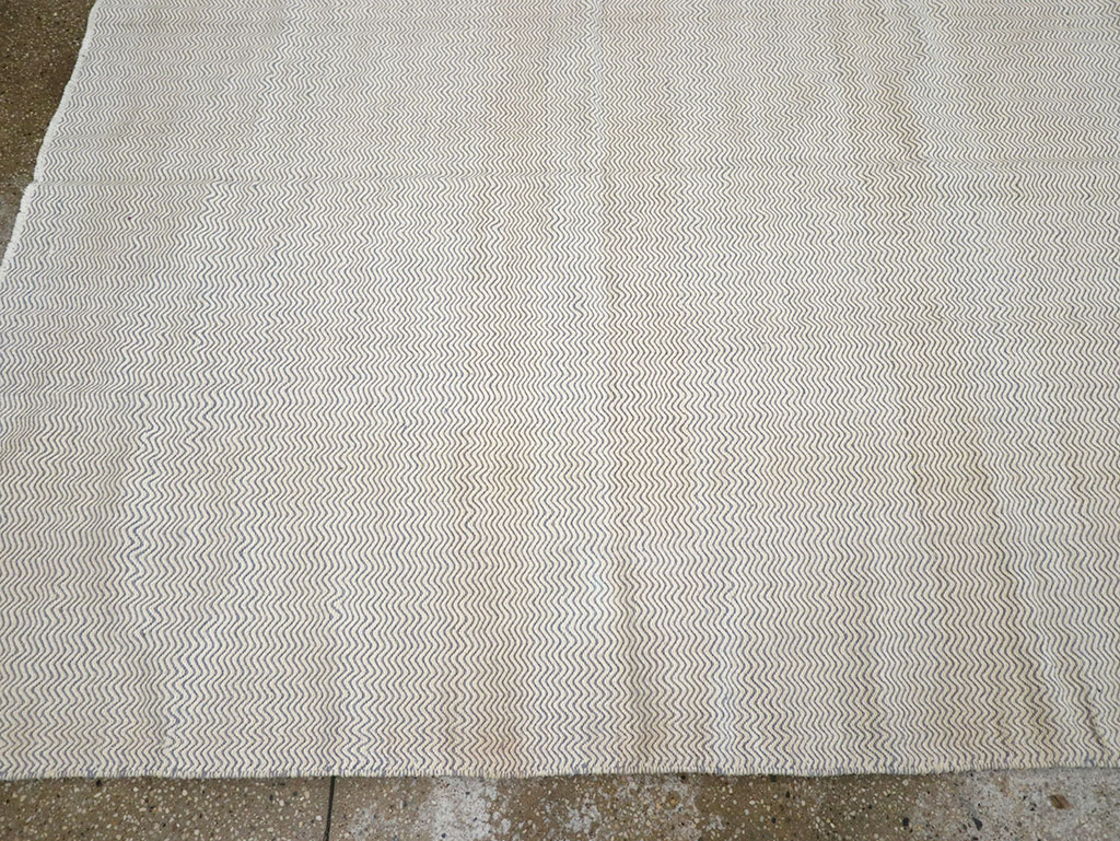 Vintage Turkish Flatweave Kilim Room Size Carpet, No.33111 - Galerie Shabab