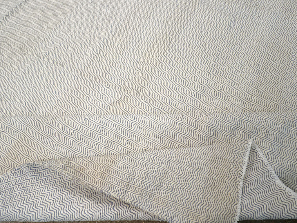 Vintage Turkish Flatweave Kilim Room Size Carpet, No.33111 - Galerie Shabab