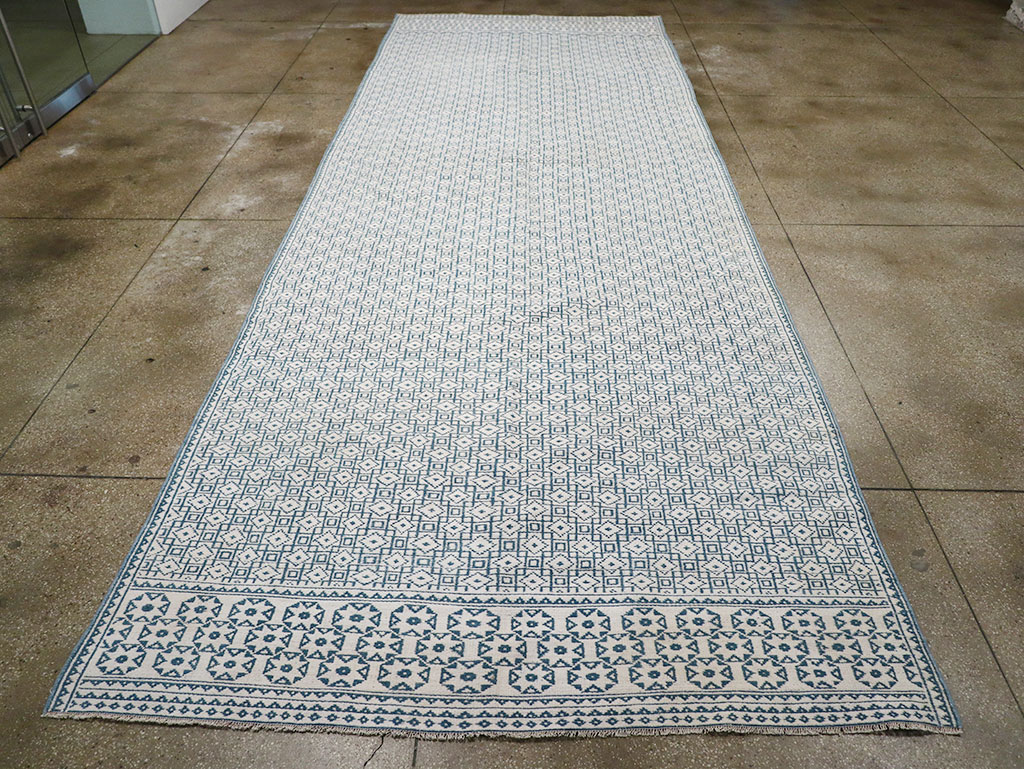 Vintage Turkish Flatweave Kilim Long and Narrow, No.33113 - Galerie Shabab