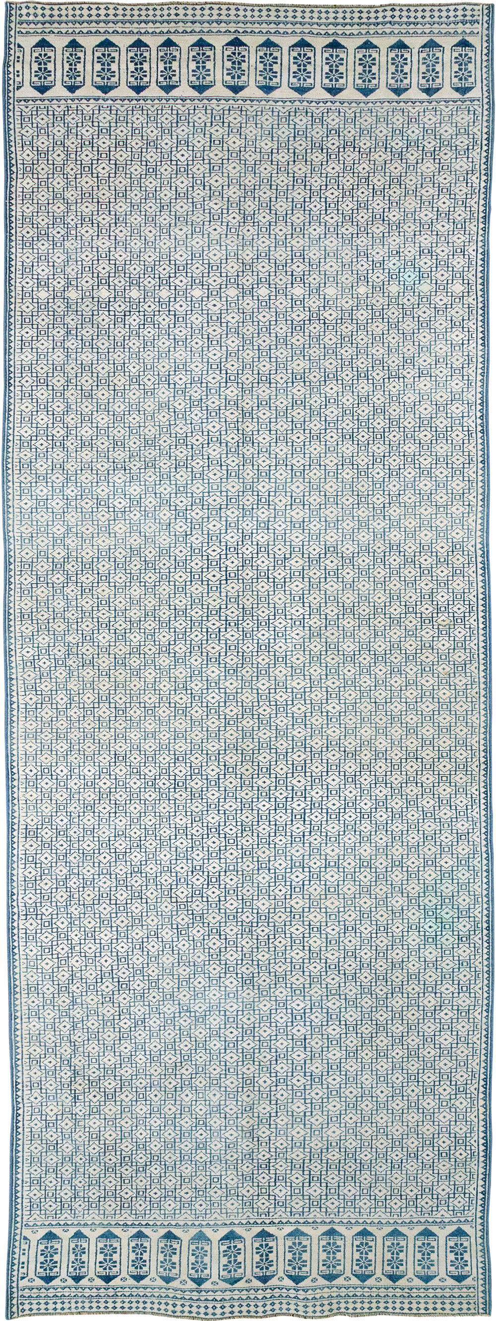 Vintage Turkish Flatweave Kilim Long and Narrow Carpet, No.33114 - Galerie Shabab