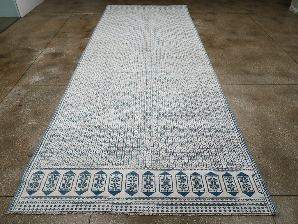 Vintage Turkish Flatweave Kilim Long and Narrow Carpet, No.33114 - Galerie Shabab