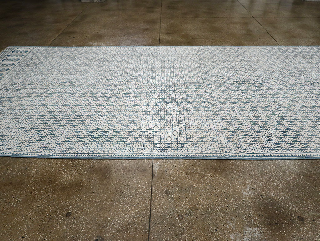 Vintage Turkish Flatweave Kilim Long and Narrow Carpet, No.33114 - Galerie Shabab