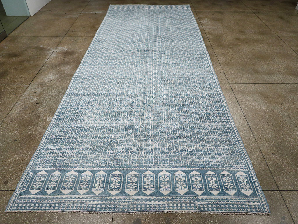Vintage Turkish Flatweave Kilim Long and Narrow Carpet, No.33114 - Galerie Shabab