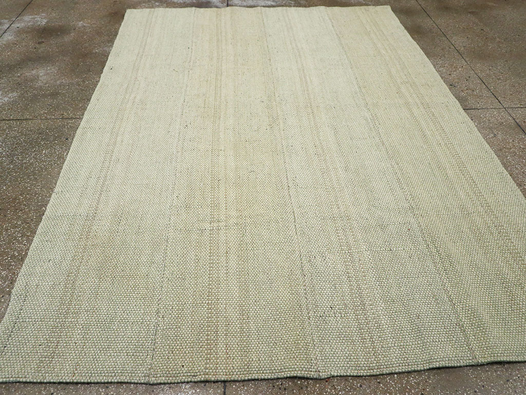 Modern Turkish Flatweave Accent Carpet, No.33115 - Galerie Shabab