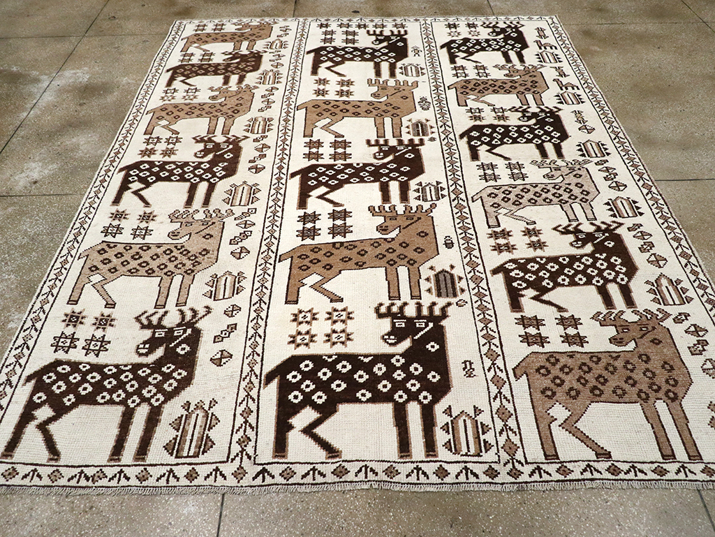 Vintage Turkish Pictorial Room Size Carpet, No.33119 - Galerie Shabab