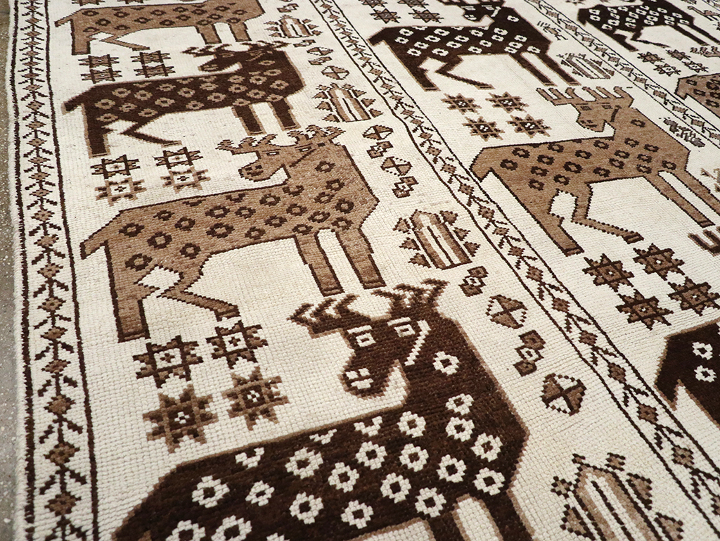 Vintage Turkish Pictorial Room Size Carpet, No.33119 - Galerie Shabab