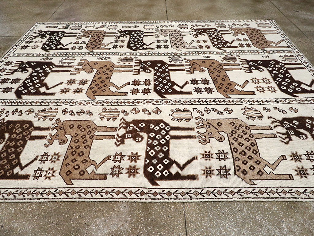 Vintage Turkish Pictorial Room Size Carpet, No.33119 - Galerie Shabab