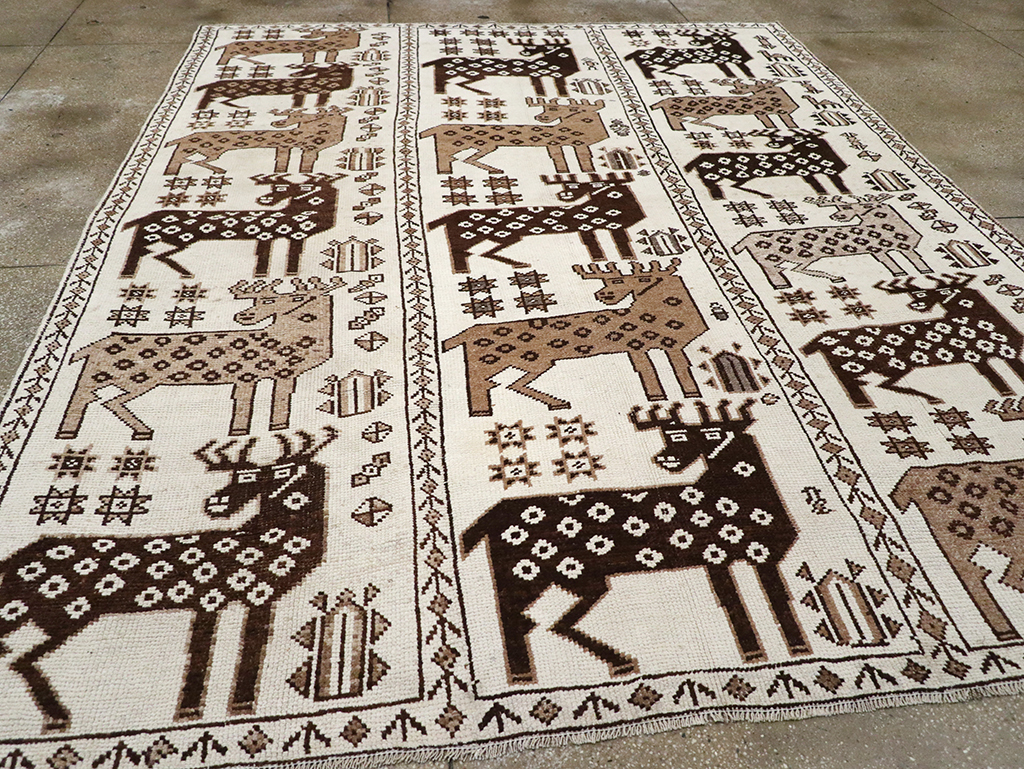 Vintage Turkish Pictorial Room Size Carpet, No.33119 - Galerie Shabab