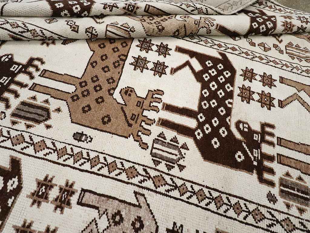 Vintage Turkish Pictorial Room Size Carpet, No.33119 - Galerie Shabab