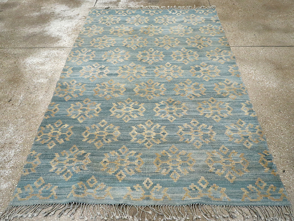 Modern Turkish Flatweave Kilim Accent Rug, No.33124 - Galerie Shabab