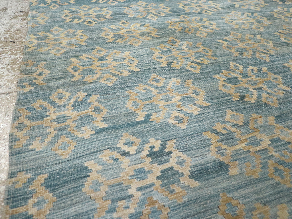 Modern Turkish Flatweave Kilim Accent Rug, No.33124 - Galerie Shabab