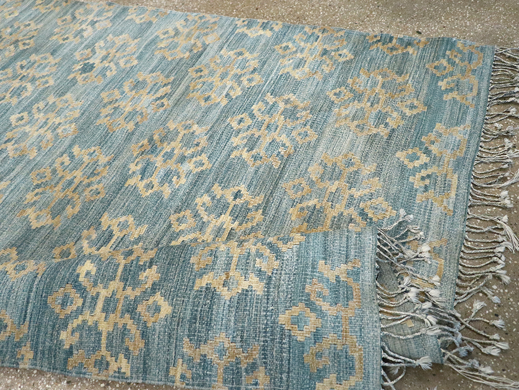 Modern Turkish Flatweave Kilim Accent Rug, No.33124 - Galerie Shabab