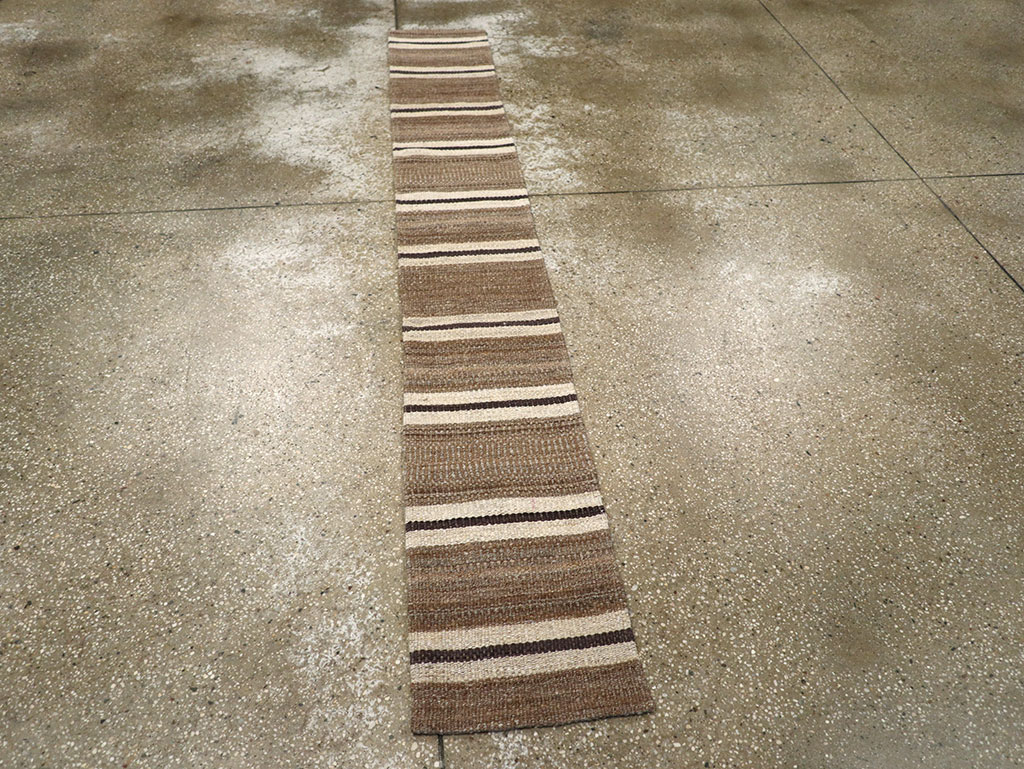 Vintage Turkish Flatweave Kilim Runner, No.33125 - Galerie Shabab