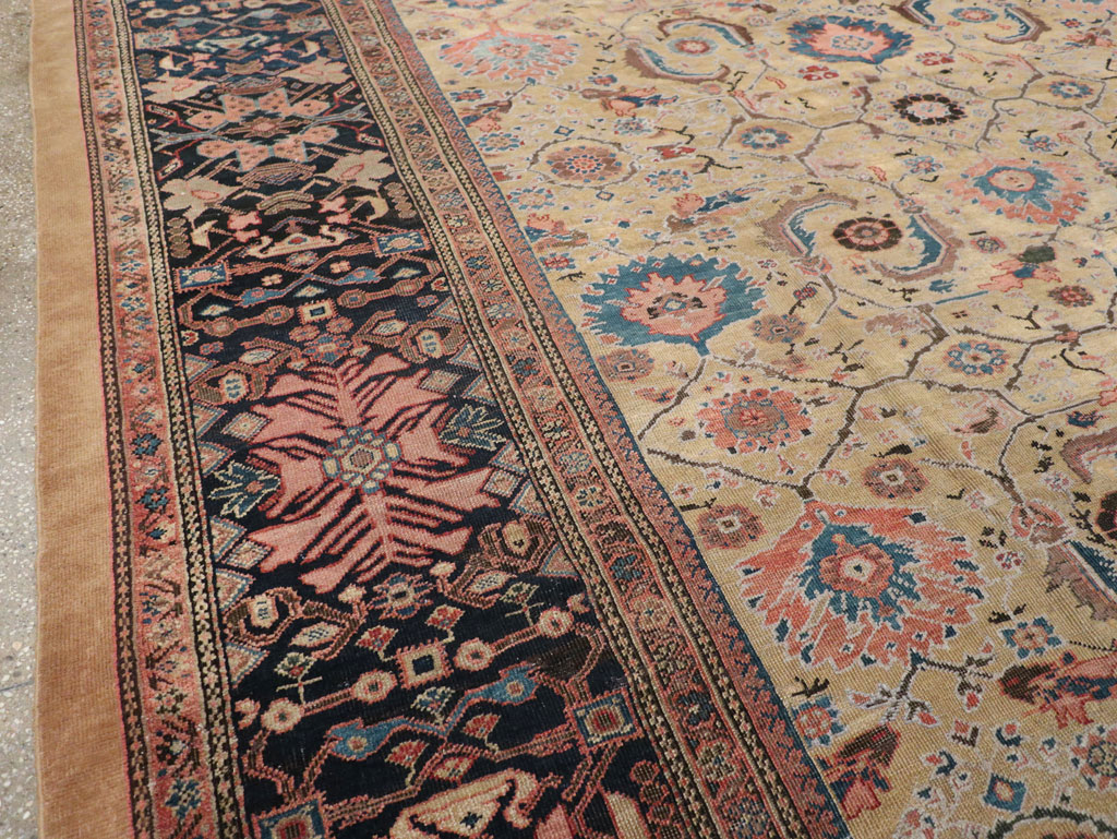 Antique Persian Sultanabad Room Size Carpet, No.33126 - Galerie Shabab