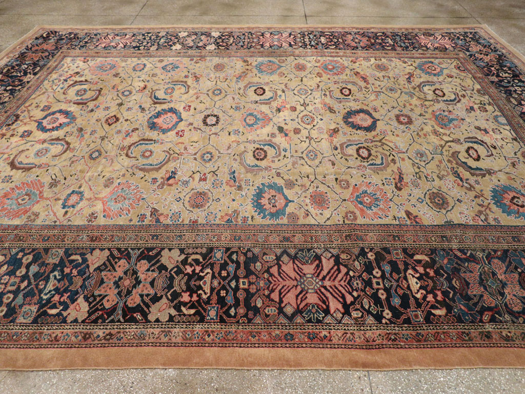 Antique Persian Sultanabad Room Size Carpet, No.33126 - Galerie Shabab
