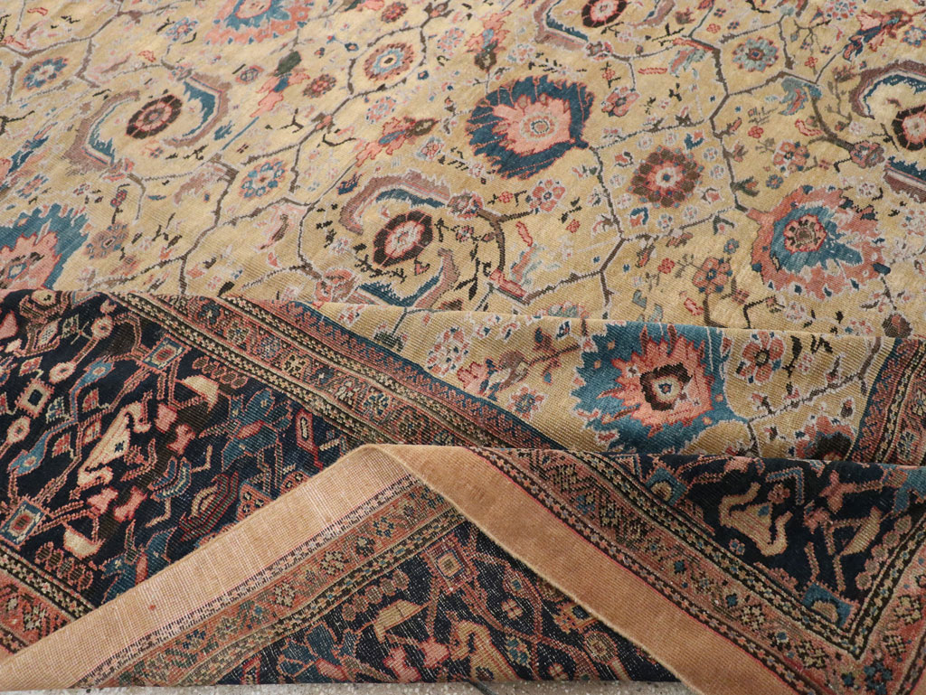 Antique Persian Sultanabad Room Size Carpet, No.33126 - Galerie Shabab