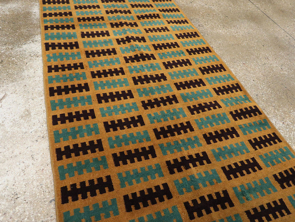 Vintage Turkish Anatolian Runner, No.33128 - Galerie Shabab