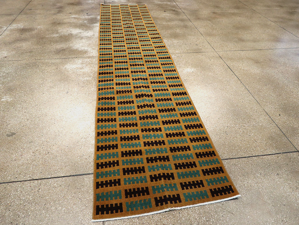 Vintage Turkish Anatolian Runner, No.33128 - Galerie Shabab
