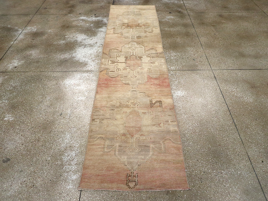 Vintage Turkish Anatolian Runner, No.33131 - Galerie Shabab