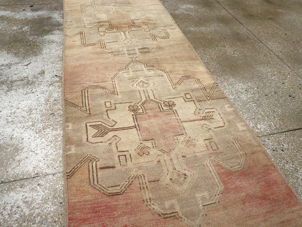 Vintage Turkish Anatolian Runner, No.33131 - Galerie Shabab