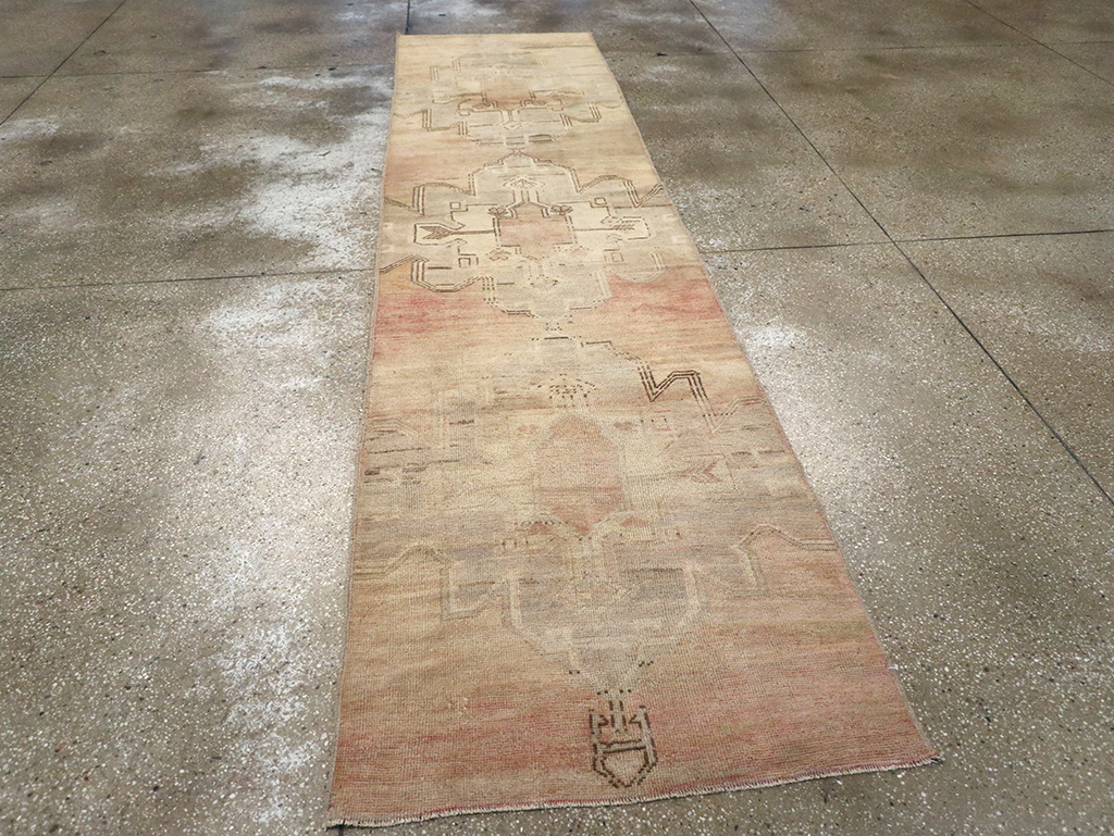 Vintage Turkish Anatolian Runner, No.33131 - Galerie Shabab